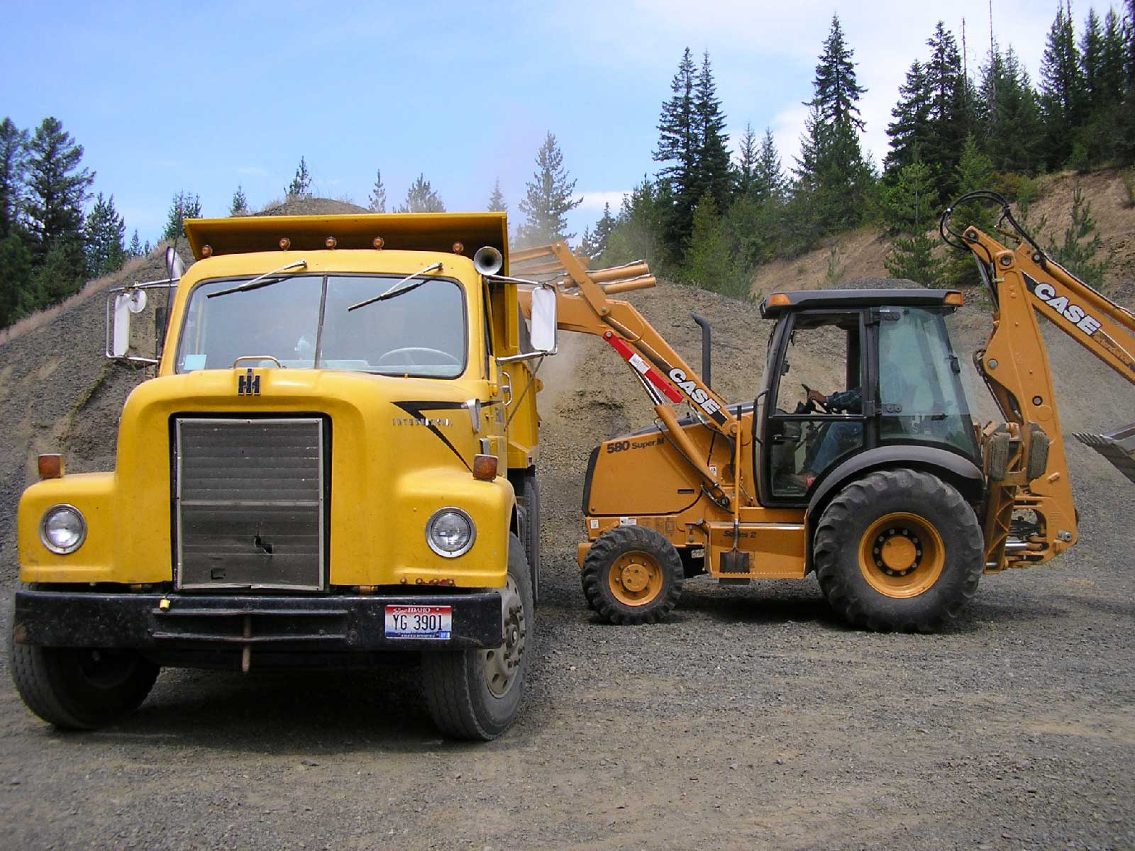 Equipment-Hatter-Creek-Earthowrks-International-Dump-Truck-in-Princeton-Idaho