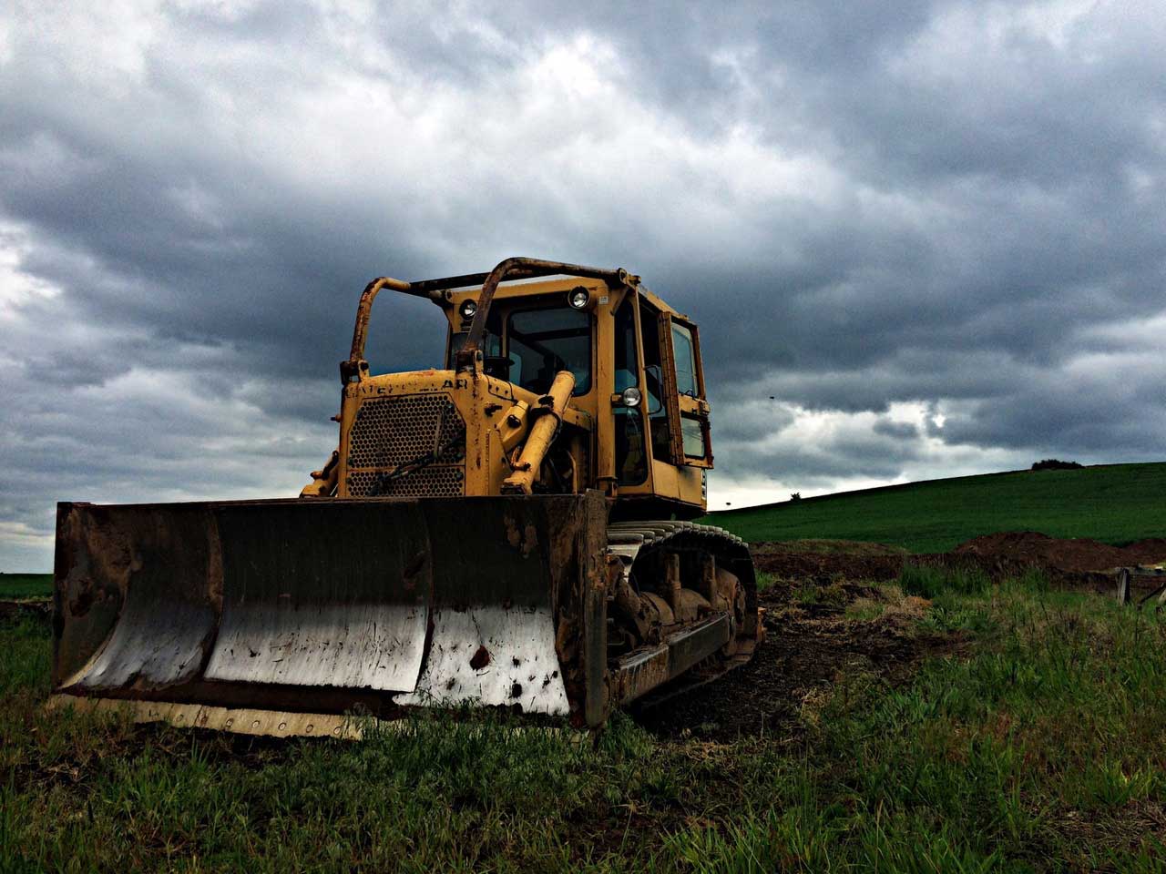 Equipment-Hatter-Creek-Earthworks-CAT-D6C-Dozer-with-Rippers-in-Princeton-Idaho